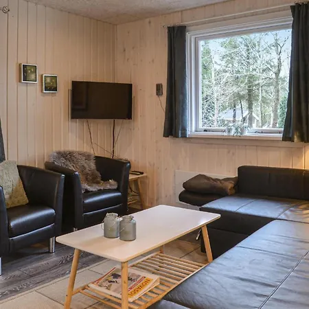 Two-bedroom In 度假居 *