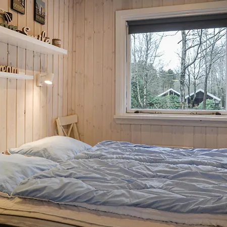 2 Bedroom Amazing In Holiday home *